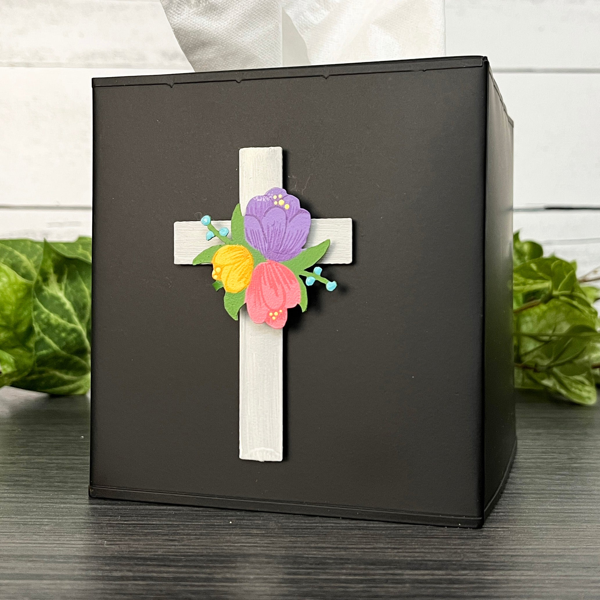 Kreuz mit Blumenmagnet Weiß