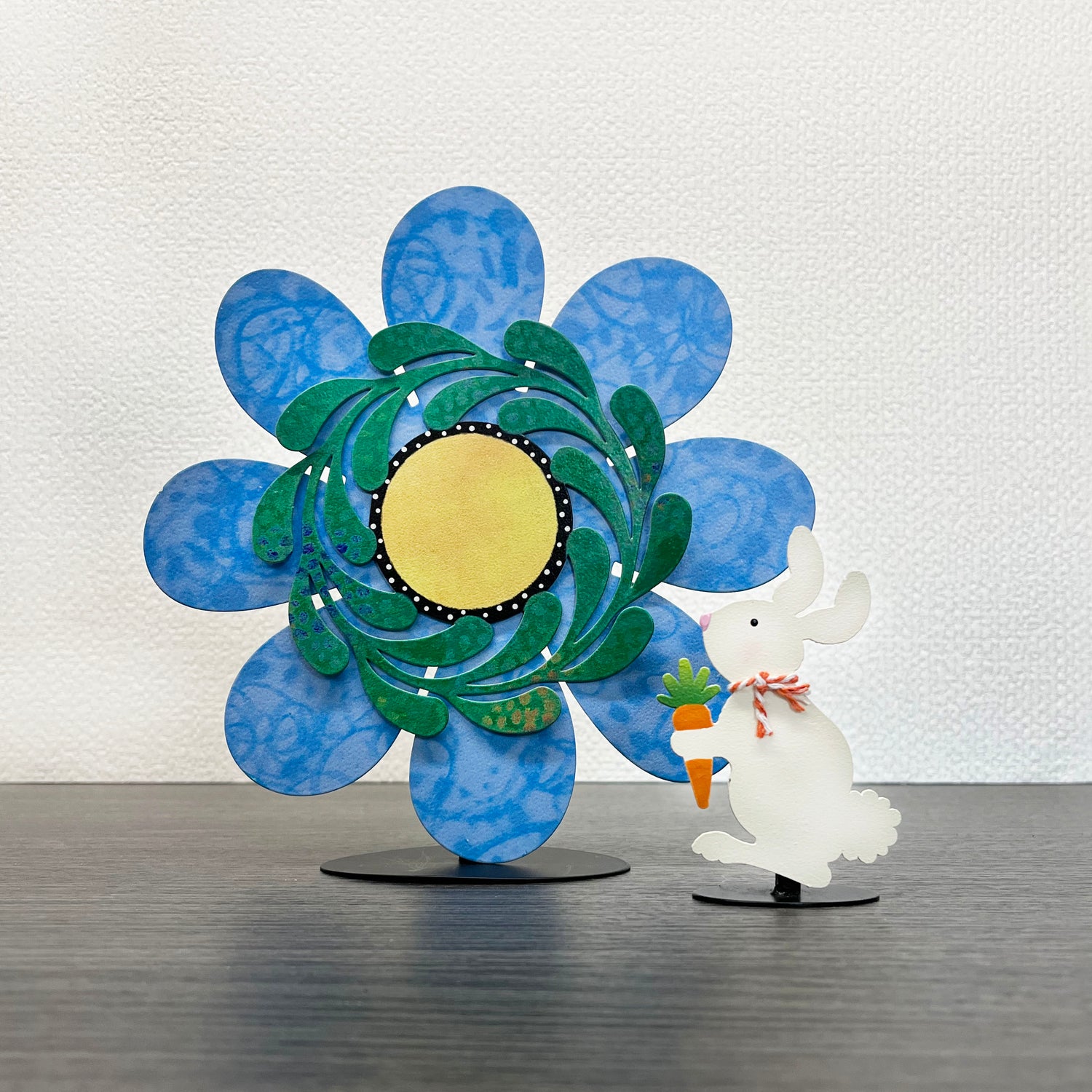 Flower Magnetic Art Pop, Dimensional Blue w/ Vine